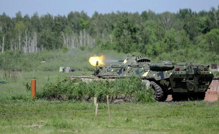 Активист: Ополченцы из Луганска в бою под Лисичанском отбили у армии Украины пять БМП