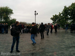 Нацисты собирают силы на Александровском проспекте для нового насилия в Одессе