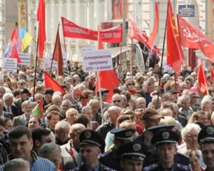 Партия регионов и коммунисты хотят пройти шествием на 9 мая в Киеве