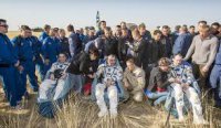 Капсула «Союза» с членами экспедиции МКС-39 на борту успешно приземлилась