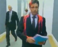 Генсека НАТО облили красной краской