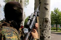 В Снежном несколько сотен добровольцев ДНР на бронетехнике заменили украинский погранотряд