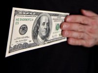 Украина отказалась от предложенной "Газпромом" скидки в 100 долларов