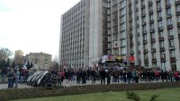 Микроавтобус лидера ДНР Пушилина взорвали около здания ОГА в Донецке