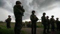 Украинские военные обстреливают село у границы с Россией