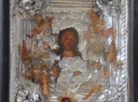 На Украине икона начала лить кровавые слезы