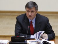 Кернес и горсовет Харькова довели главу МВД Авакова до фейсбук-истерики