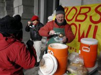 Голод в Америке: каждый седьмой зависит от продуктовых банков