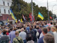 Украинский Генштаб едва не взяли штурмом родственники окруженных под Иловайском