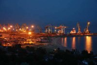 Хунта эвакуирует Мариупольский порт в Бердянск