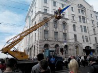 В Харькове снимают всю украинскую символику по приказу Кернеса