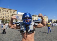 На площади Свободы проходит грандиозная ярмарка спорта (ФОТО)