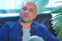 Захар Прилепин из Новороссии: здесь бродячие псы, «мирные» бомбежки и чеченцы в аэропорту