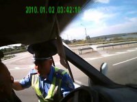 Европейские ценности в действии: "Ты ведешь себя как сепаратист, вышел из автомобиля"