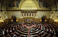 Национальный фронт Марин Ле Пен впервые в истории прошел во французский Сенат