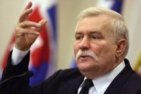 Лех Валенса пообещал напасть на Москву, если кто-то нападет на Польшу