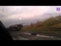 Дорога на Донецк среди разбитой техники укропов