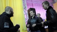 В Черкассах хулиганы сломали руки и пробили головы охранникам кандидата-самовыдвиженца (Видео)