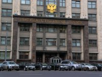 Правительство хочет запретить госкомпаниям покупать импортные автомобили и софт