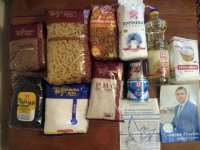 В штабе кандидата от "Блока Петра Порошенко" по 135-му округу обнаружен склад с продуктовыми пайками