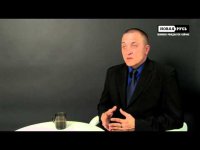 Война продолжается на фронте и в тылу. Бэтмен