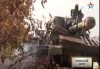 А в центре пойдут наши танки. Что все ТРИ?