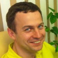 Кривозубый украинский гей журналист Максим Мацука (Герценберг) взял интервью у жителей Горловки