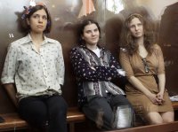 Выдворить Pussy Riot из США: американцы возмущены участием Алехиной и Толоконникой в протестах