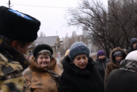 Ополченцы отдали свою пайку продуктов мирным жителям