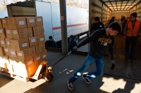 В Луганск прибыл новый российский гуманитарный конвой