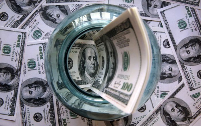 Стратегический ход: Россия распродает доллары из ФНБ