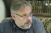 Михаил Хазин: Правительство должно наказать валютных спекулянтов, но оно этого не делает