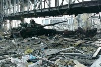 Что это было? Ополченцы пропустили в аэропорт Донецка три КамАЗа карателей ВСУ