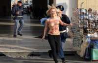 Экс-активистку Femen приговорили к тюремному сроку в Париже