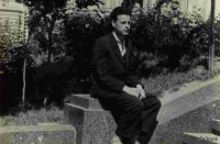 В городах Западной Украины таблички на "улице Степана Бандеры" заменили на таблички "Сташинского" :)