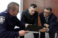 Реформа ГАИ по-украински: водитель откусил палец патрулю