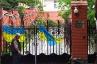 РФ закрывает консульство во Львове: гастарбайтеры и призывники в отчаянии