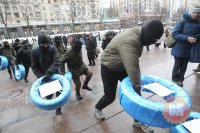 Киевский активист: "За акцию против повышения цен на метро меня забирают в АТО"