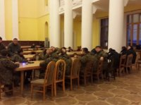 В киевской мэрии засели люди в камуфляже и балаклавах