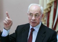 Экс-премьер Украины Азаров спустя год молчания обрушился с критикой на Киев