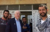 Отберите спички у Маккейна!