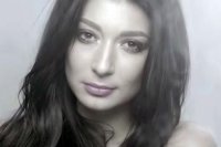 Жена футболиста «Шахтера» спела о родном Донецке