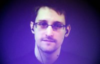 Эдвард Сноуден попросил политического убежища в "нейтральной" Швейцарии