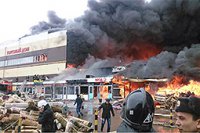 «Адмирал» в огне: перед пожаром торговцы услышали громкий хлопок