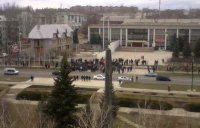 Митинг в Константиновке: жители требуют вывода украинских военных из города