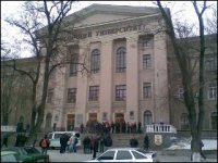 В Запорожском национальном техническом университете более 200 преподавателей написали заявления об увольнении