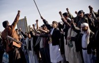 Силы йеменских мятежников вошли в Аден, президент бежал из города