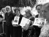 Матери погибших солдат осаждают резиденцию Саргсяна