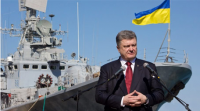 Порошенко на военном фрегате заявил, что «поборется за Крым»