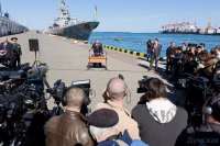 Черноморский флот Украины в полном составе...там на дальном плане...